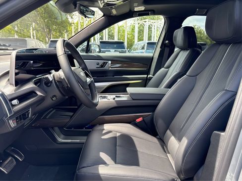New 2027 Cadillac Vistiq Sport AWD/4WD image 9
