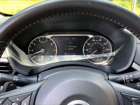 Used 2022 Nissan Altima 2.5 SR FWD image 19