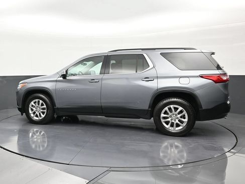 Used 2021 Chevrolet Traverse LT FWD image 2