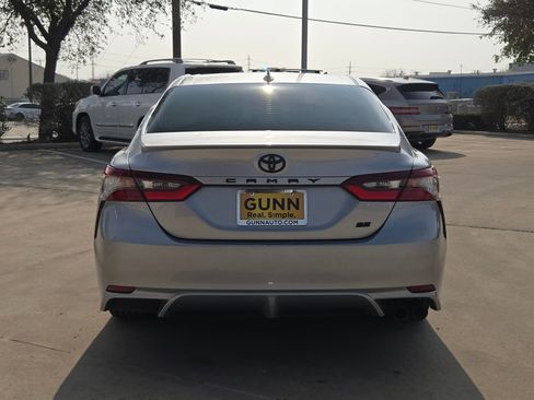 Used 2024 Toyota Camry SE image 6