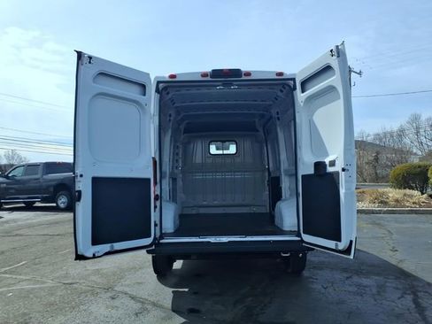 Used 2024 RAM ProMaster 2500 image 13
