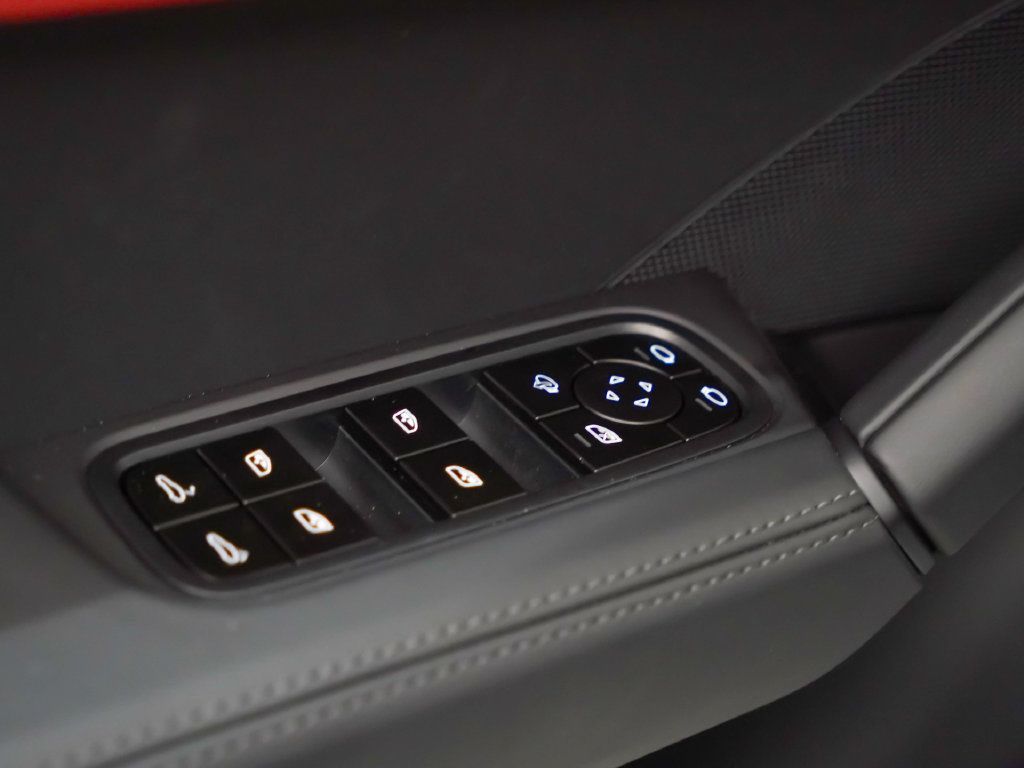 Certified 2026 Porsche Cayenne Coupe AWD/4WD image 23