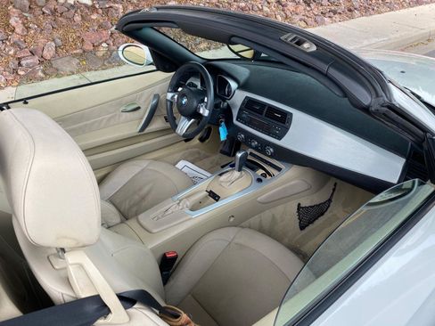 Used 2008 BMW Z4 3.0i RWD image 51