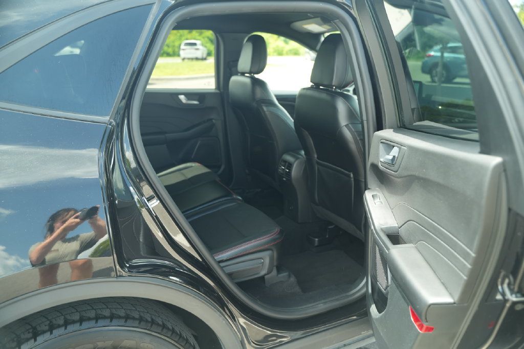 Used 2025 Ford Escape ST-Line Select AWD/4WD image 22