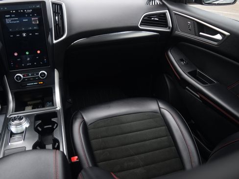 Used 2023 Ford Edge ST-Line image 13