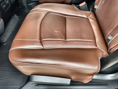 Used 2018 Buick Enclave Avenir w/ Avenir Technology Package FWD image 17