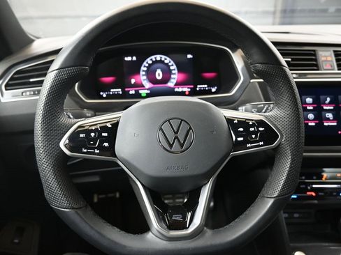 Used 2024 Volkswagen Tiguan SE R-Line image 25
