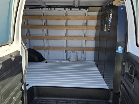 Used 2023 GMC Savana 2500 w/ Driver Convenience Package image 12