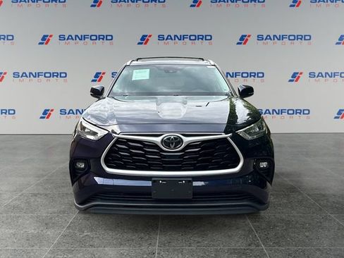 Used 2020 Toyota Highlander XLE FWD image 8