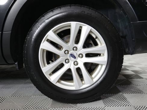 Used 2018 Ford Explorer XLT w/ Class II Trailer Tow Package AWD/4WD image 8