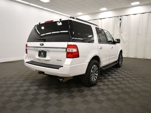 Used 2017 Ford Expedition XLT w/ Equipment Group 202A AWD/4WD image 8