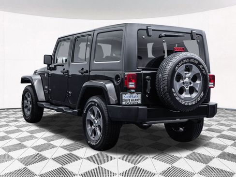 Used 2018 Jeep Wrangler Unlimited Sahara image 9