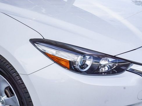 Used 2017 MAZDA MAZDA3 Sport image 11