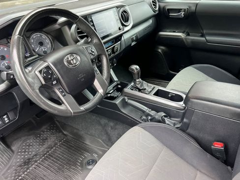 Certified 2022 Toyota Tacoma TRD Off-Road image 11