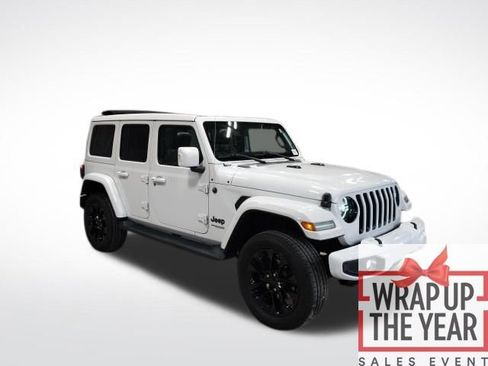 Used 2022 Jeep Wrangler Unlimited Sahara image 2