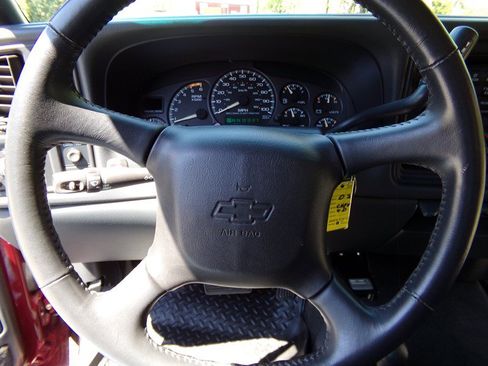 Used 2002 Chevrolet Silverado 2500 LS AWD/4WD image 31