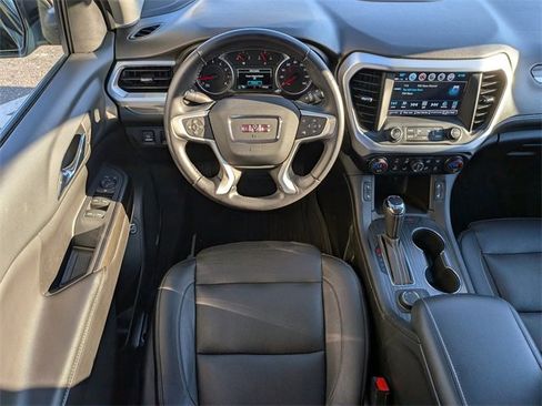 Used 2018 GMC Acadia SLT image 16