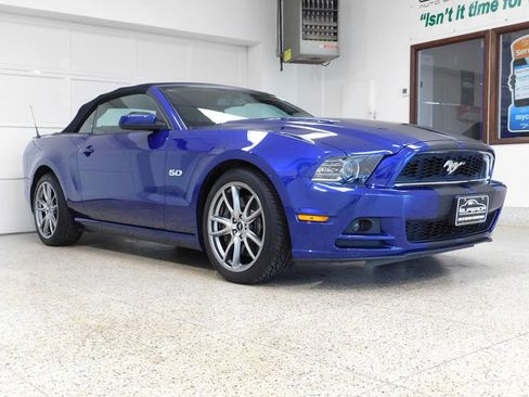 Used 2013 Ford Mustang GT Premium w/ Electronics Pkg RWD image 8
