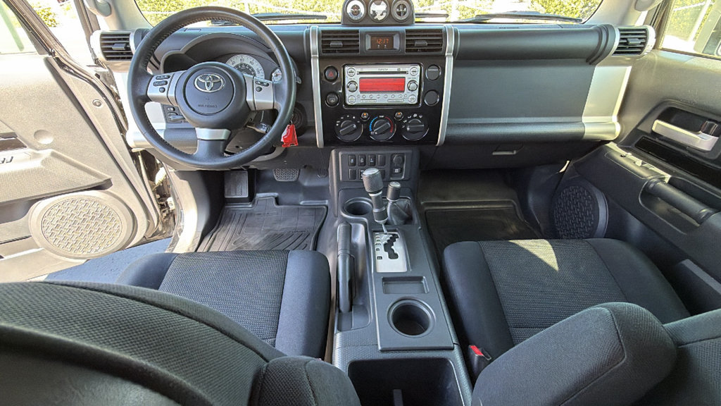 Used 2014 Toyota FJ Cruiser 4WD w/ Upgrade Package image 26