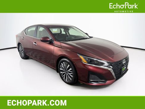 Used 2023 Nissan Altima 2.5 SV FWD image 1