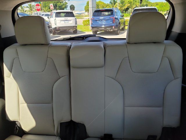 Certified 2024 Kia Telluride SX Prestige w/ Towing Package AWD/4WD image 12