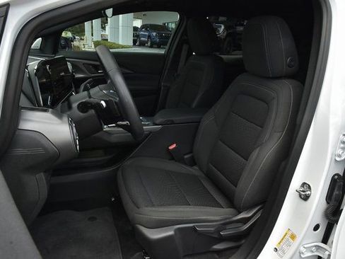 Used 2025 Chevrolet Equinox EV LT image 14