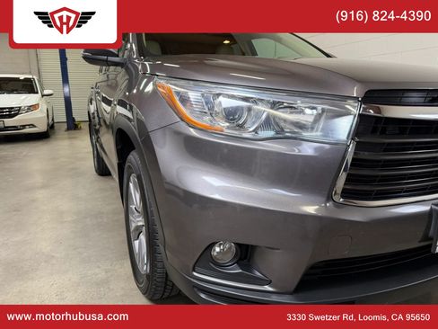 Used 2015 Toyota Highlander XLE AWD/4WD image 13