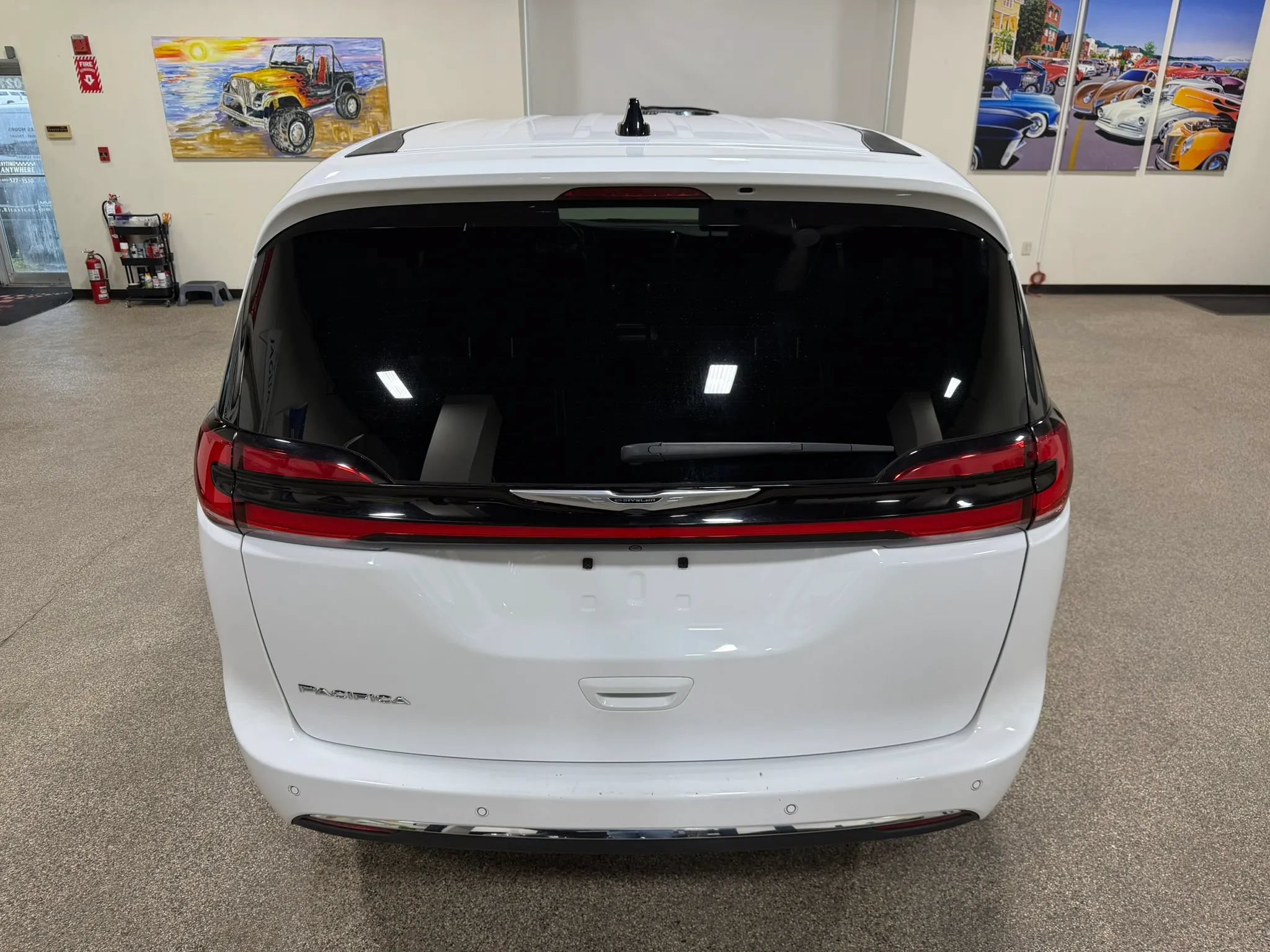 Used 2025 Chrysler Pacifica Select FWD image 17