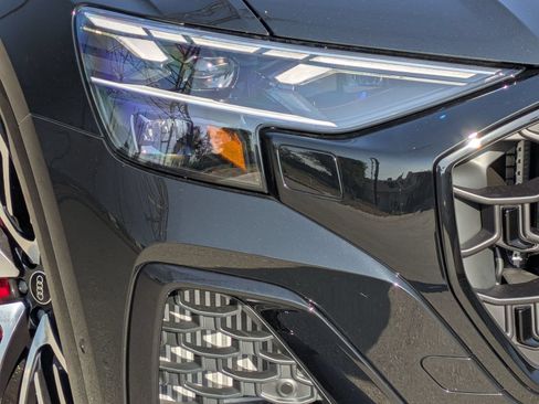New 2026 Audi SQ8 Premium Plus AWD/4WD image 16