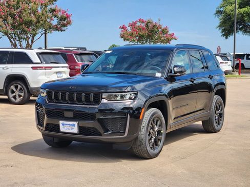 New 2026 Jeep Grand Cherokee Altitude RWD image 2