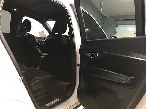 Used 2016 Volvo XC90 T6 R-Design w/ Vision Package image 18
