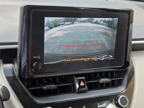 Used 2023 Toyota Corolla Cross LE FWD image 11