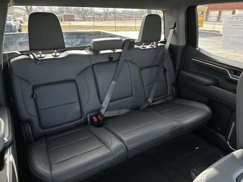 Used 2025 GMC Sierra 1500 SLT image 27