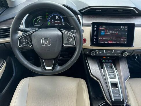 Used 2018 Honda Clarity Touring image 18