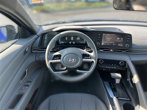 Certified 2025 Hyundai Elantra Sport image 11