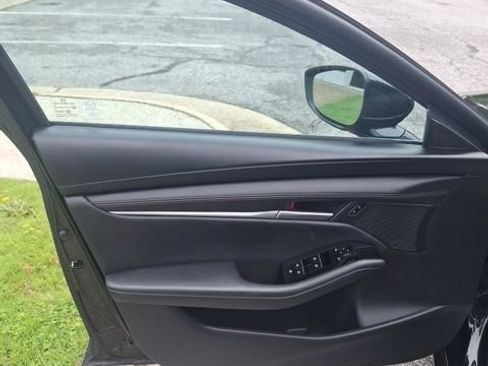 Used 2024 MAZDA MAZDA3 s FWD image 10