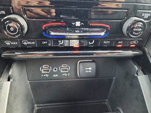 Used 2023 Jeep Grand Cherokee L Laredo image 24