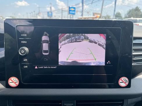 Used 2025 Volkswagen Jetta Sport FWD image 17
