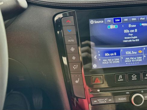 Used 2019 INFINITI QX50 Luxe w/ Navigation Package AWD/4WD image 19