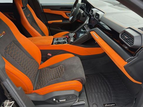 Used 2022 Lamborghini Urus AWD/4WD image 23