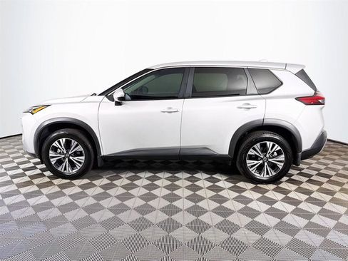 Certified 2022 Nissan Rogue SV image 9