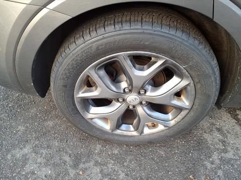 Used 2018 Kia Sorento SX image 7