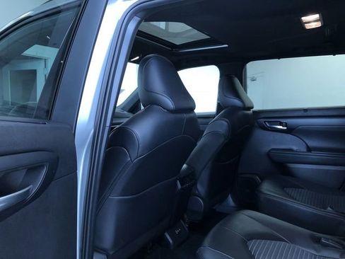 Used 2025 Toyota Highlander XSE image 22