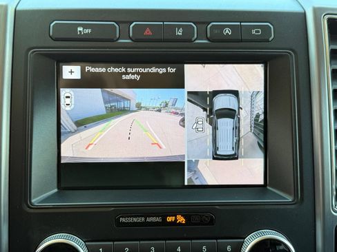Used 2019 Ford Expedition Platinum RWD image 38