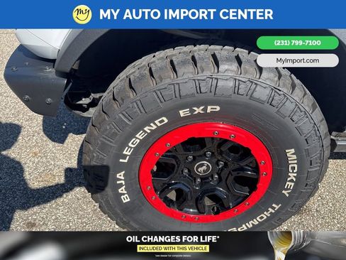 Used 2025 Ford Bronco Badlands AWD/4WD image 9