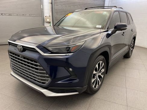 Used 2024 Toyota Grand Highlander AWD Hybrid image 10