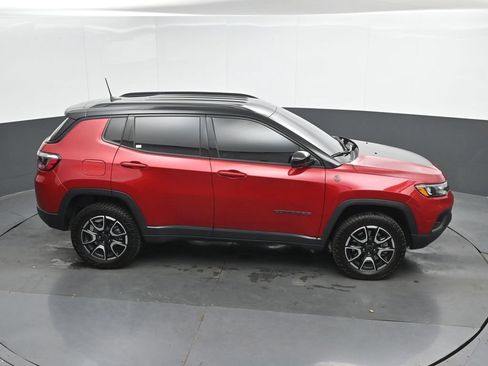 Used 2025 Jeep Compass Trailhawk AWD/4WD image 33