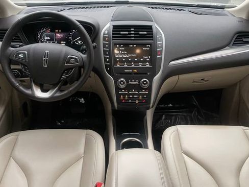 Used 2019 Lincoln MKC Premiere FWD image 16