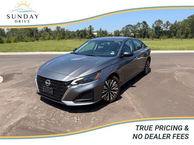 Used 2025 Nissan Altima 2.5 SV FWD image 1