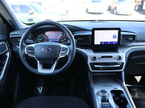 Used 2022 Ford Explorer XLT w/ Class IV Trailer Tow Package image 18